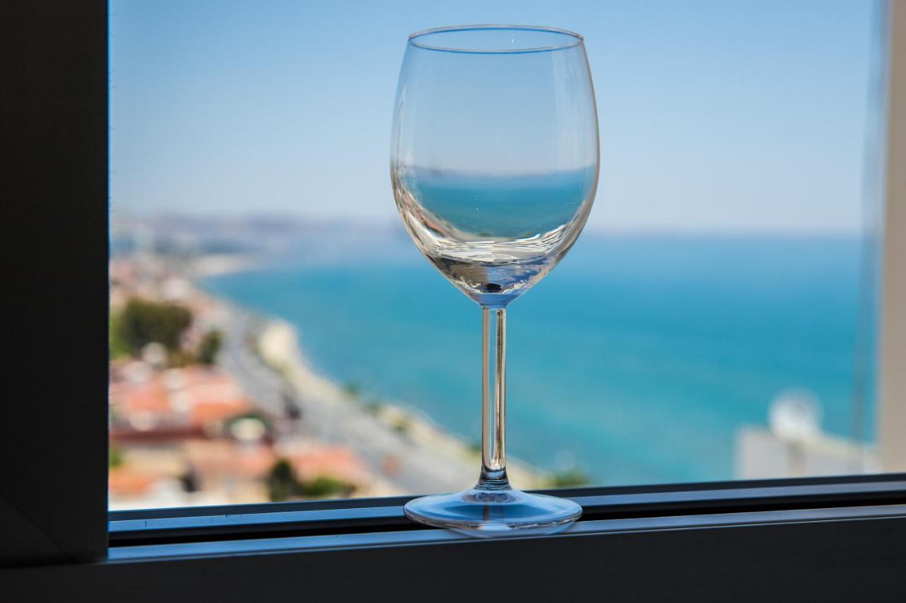 Апартаменти Front-row - Skyline Retreat - Pool Access *