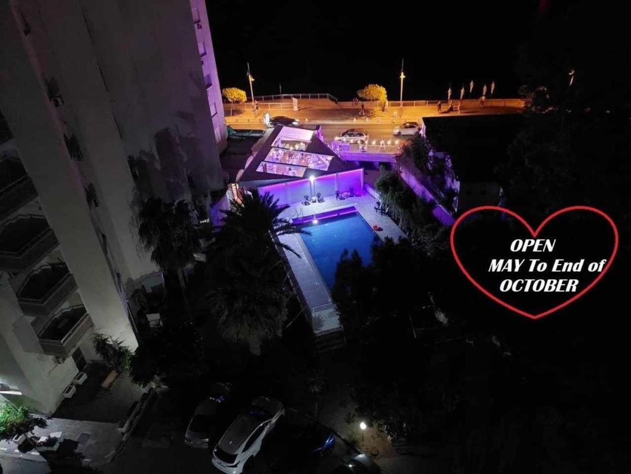 Apartment Beachfront Skyline Retreat 1Br Pool Central *