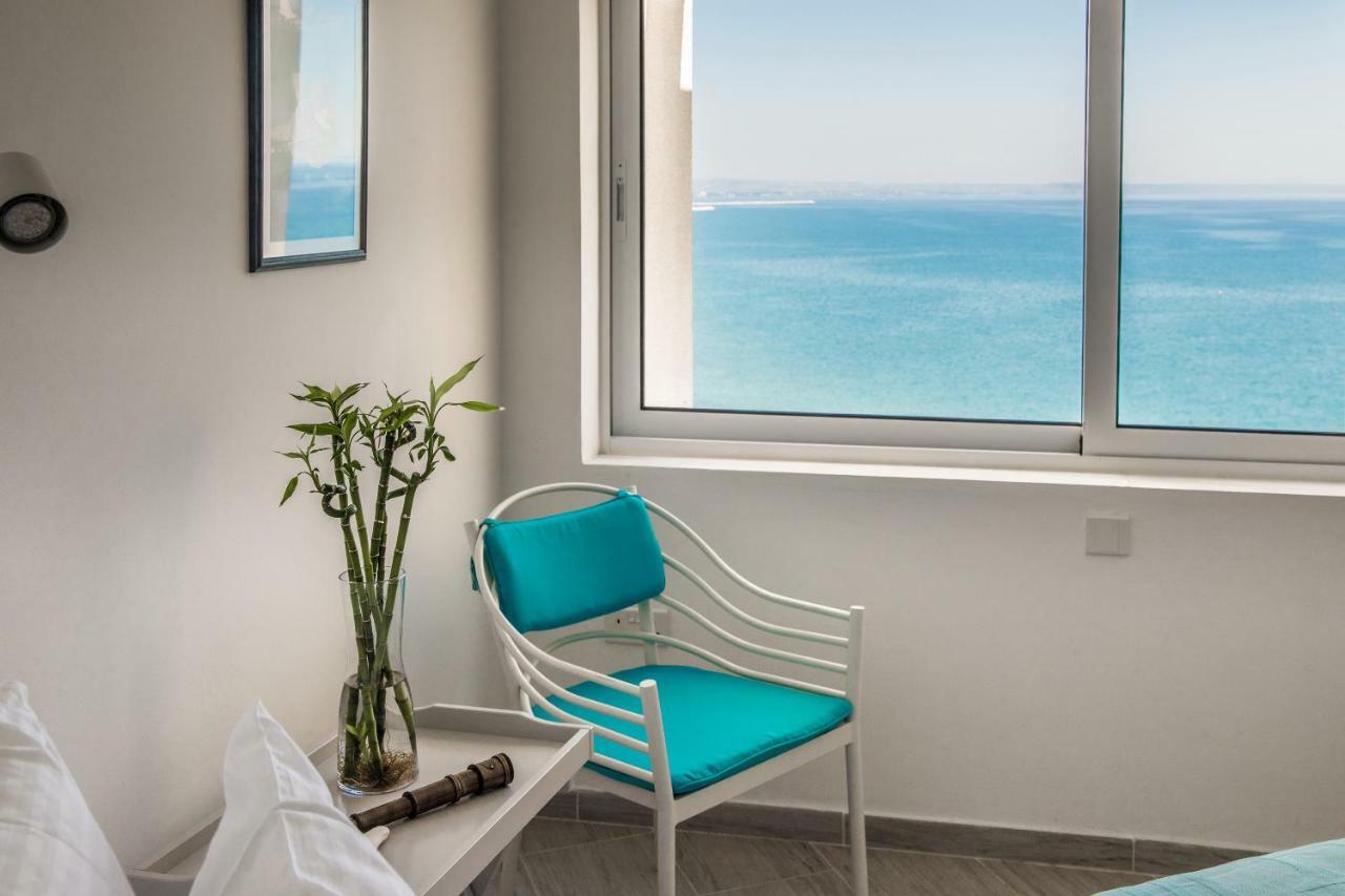 Beachfront Skyline Retreat 1Br Pool Central