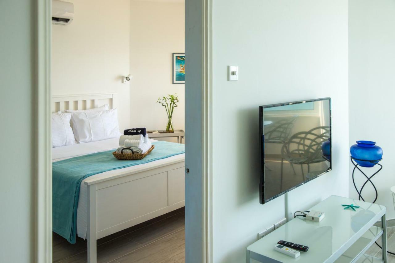 Beachfront Skyline Retreat 1Br Pool Central * Larnaca