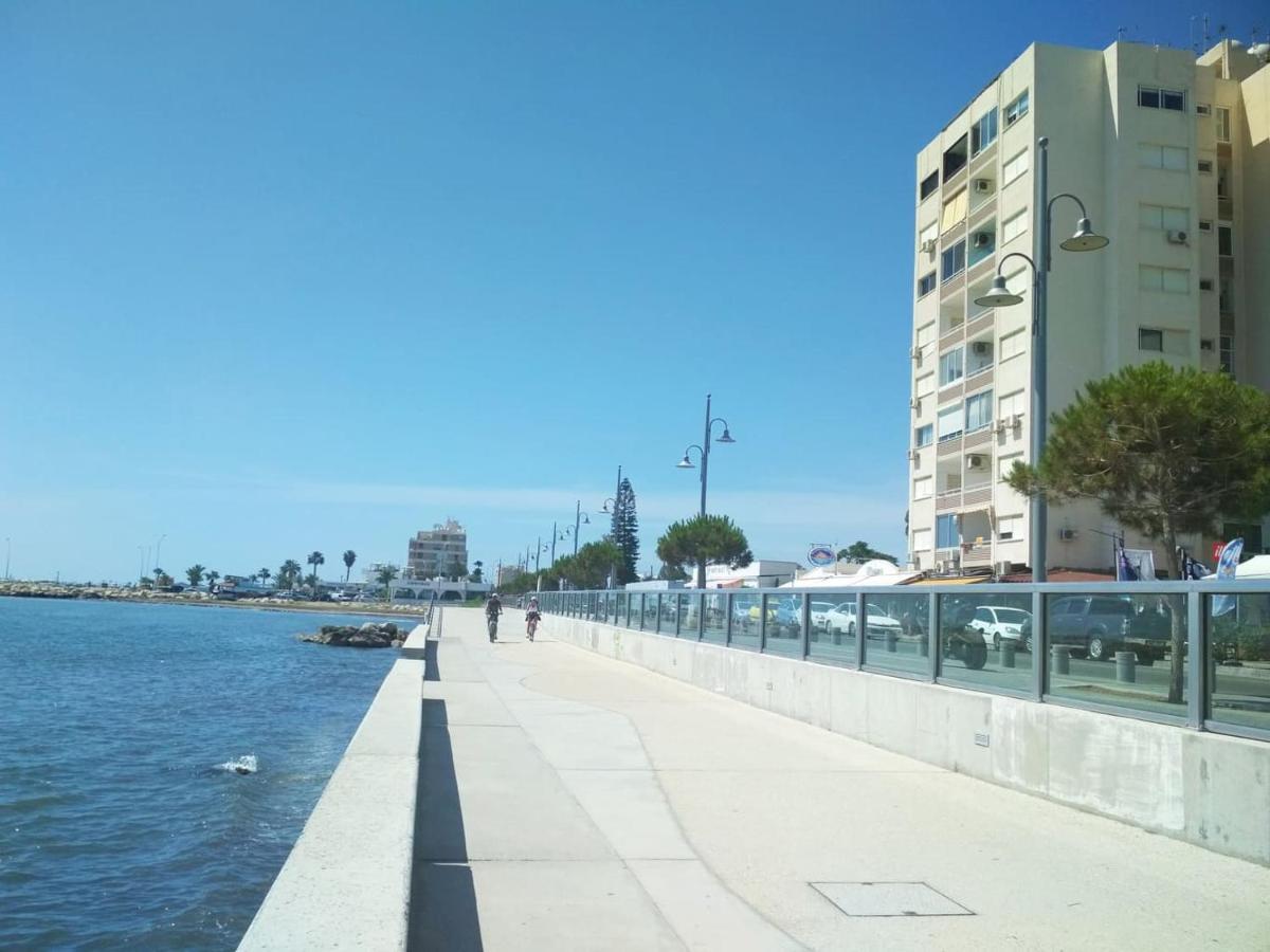 Beachfront Skyline Retreat 1Br Pool Central